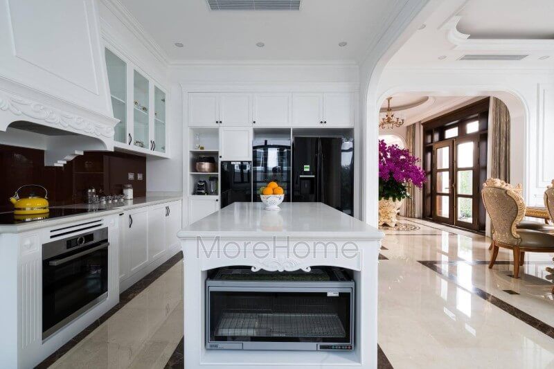 Biệt thự Vinhomes Imperia Hải Phòng đã thi công một sản phẩm tủ bếp tân cổ điển đẹp cao cấp bằng gỗ tự nhiên.